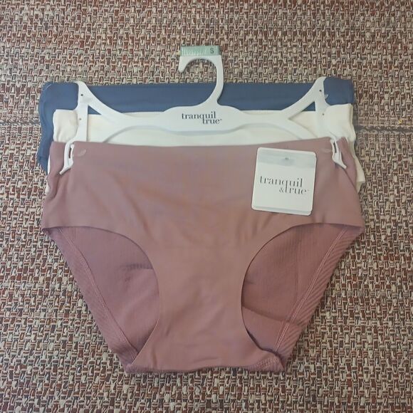 New T&T 3 Hipster Brushed Microfiber Ribbed Seamless Laser Bonded Panties Small - Picture 1 of 5